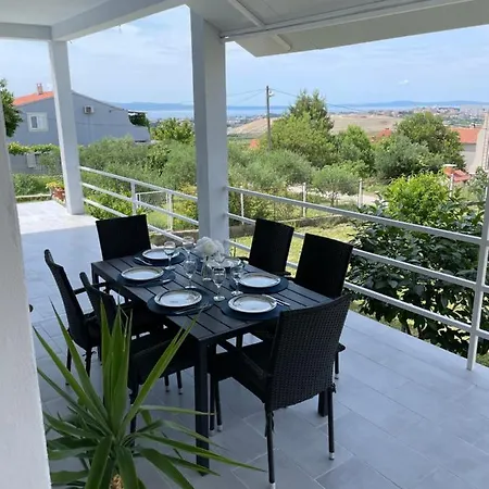 New Nenna - Three Bedroom Near Split Apartment Mravince